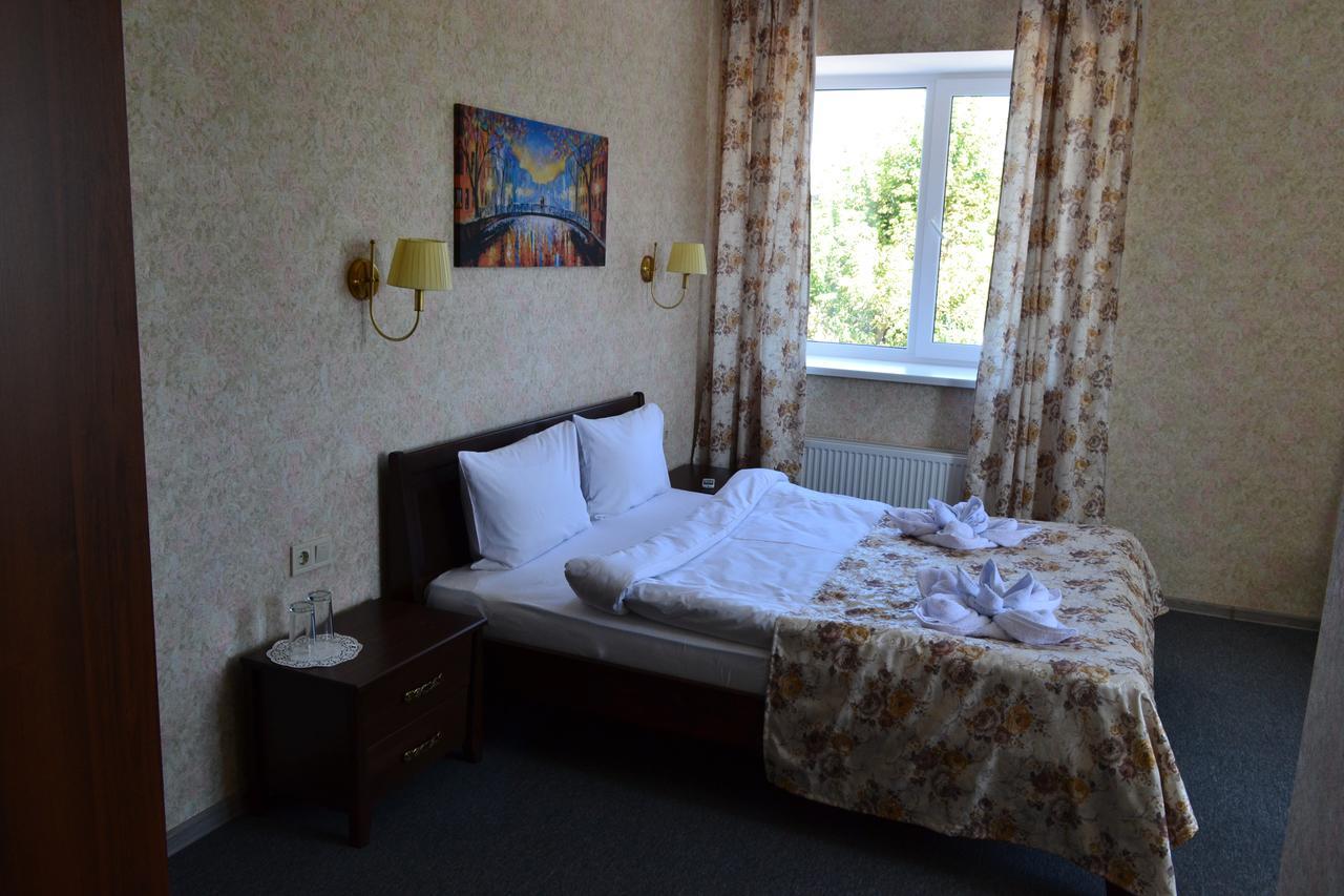 Три Сімки Vyshhorod Exterior foto