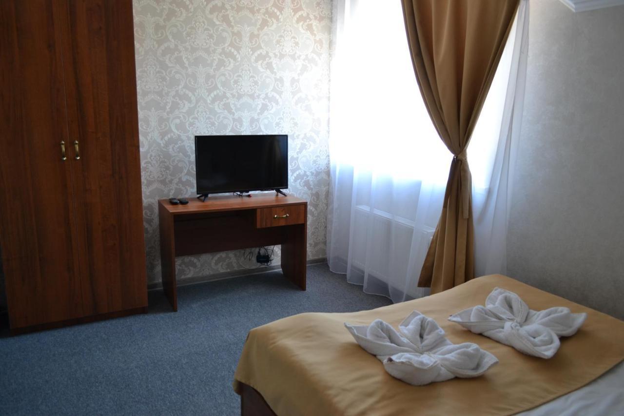 Три Сімки Vyshhorod Exterior foto